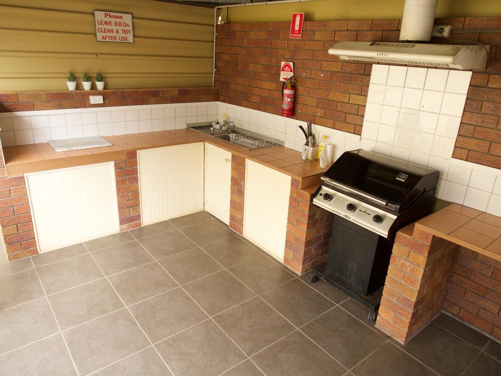 Ruthven Street Motor Inn Toowoomba Bagian luar foto